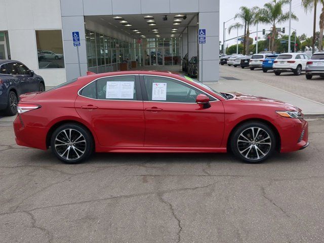 2020 Toyota Camry SE