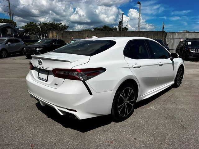 2020 Toyota Camry SE