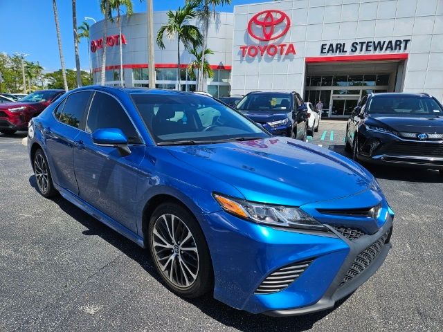 2020 Toyota Camry SE