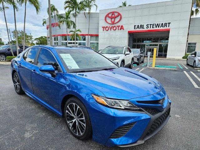 2020 Toyota Camry SE