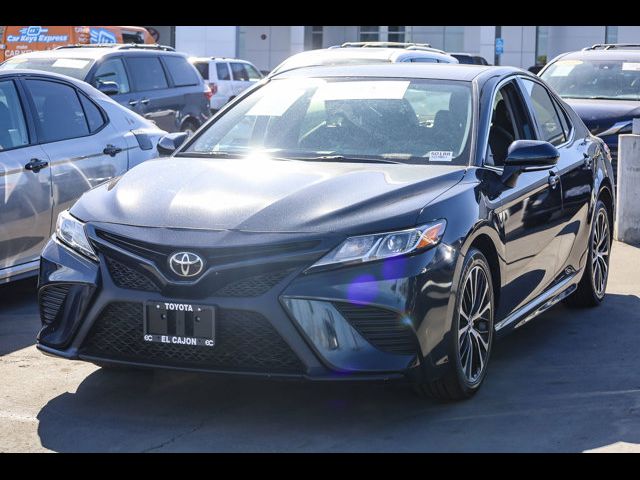 2020 Toyota Camry SE