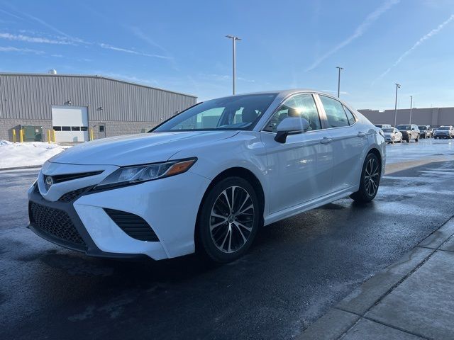 2020 Toyota Camry SE