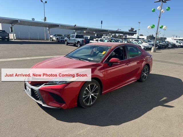 2020 Toyota Camry SE