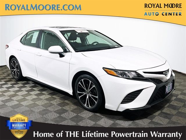 2020 Toyota Camry SE