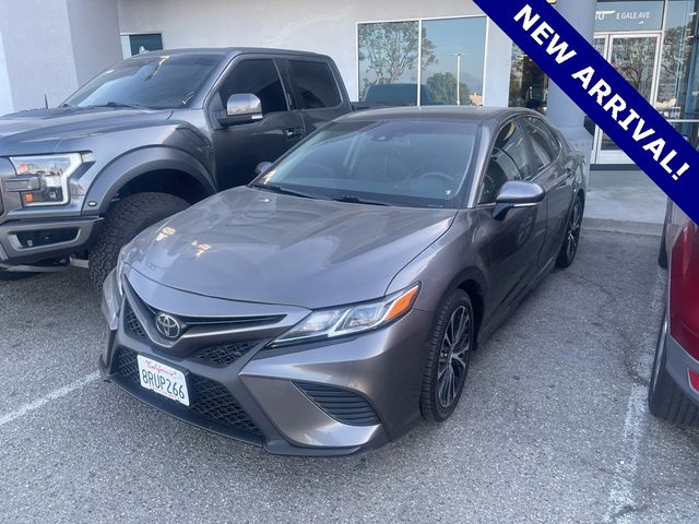 2020 Toyota Camry SE