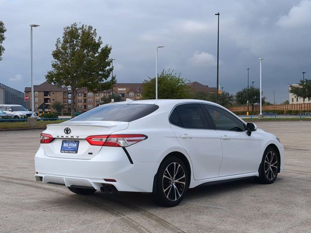 2020 Toyota Camry SE