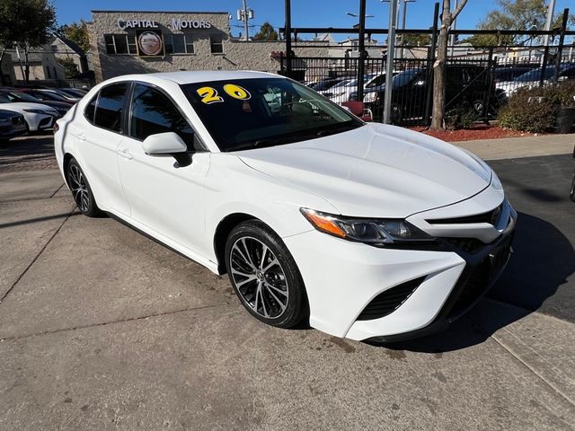 2020 Toyota Camry SE