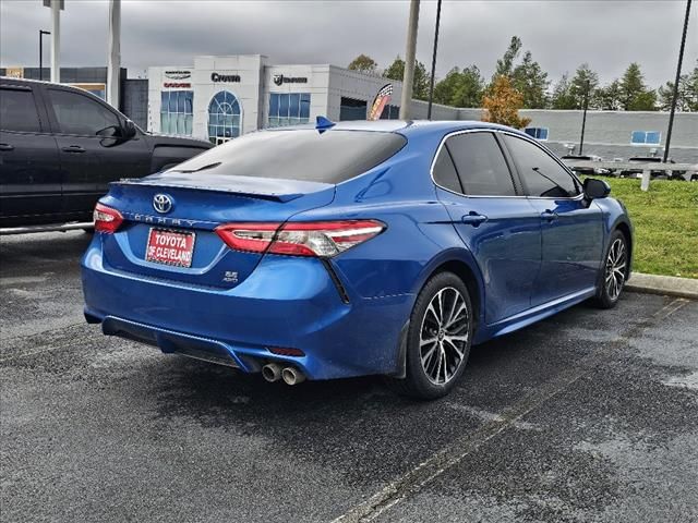 2020 Toyota Camry SE