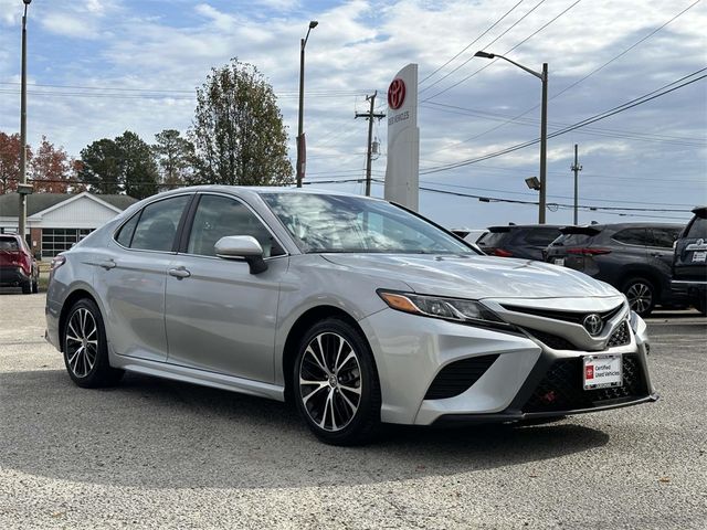 2020 Toyota Camry SE