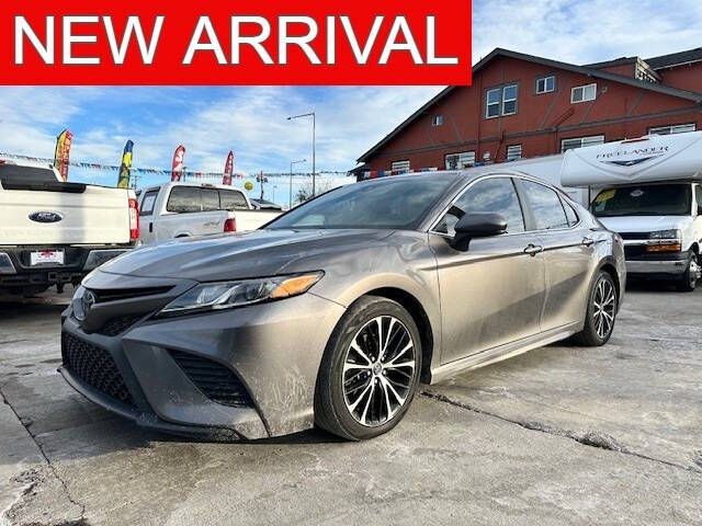 2020 Toyota Camry SE