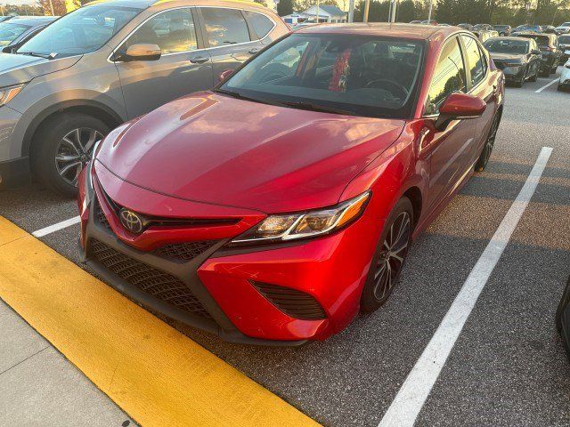 2020 Toyota Camry SE