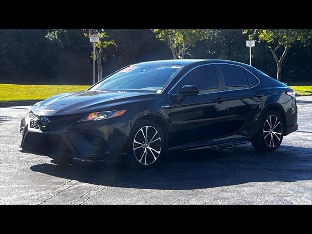 2020 Toyota Camry Hybrid SE