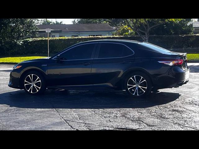 2020 Toyota Camry Hybrid SE