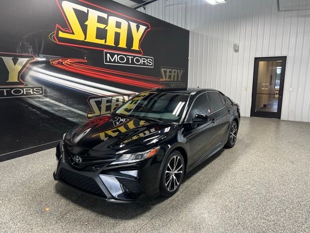 2020 Toyota Camry SE Nightshade