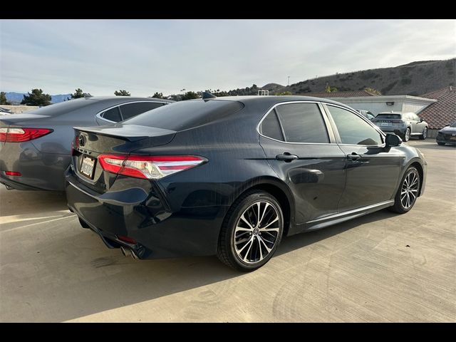 2020 Toyota Camry SE