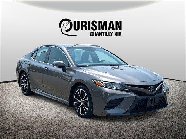 2020 Toyota Camry SE