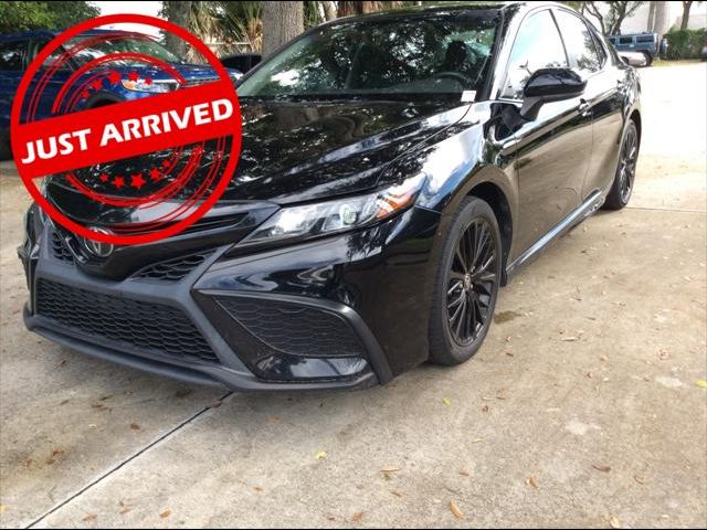 2020 Toyota Camry SE Nightshade