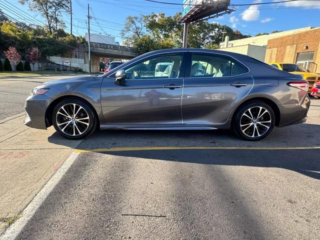 2020 Toyota Camry SE Nightshade