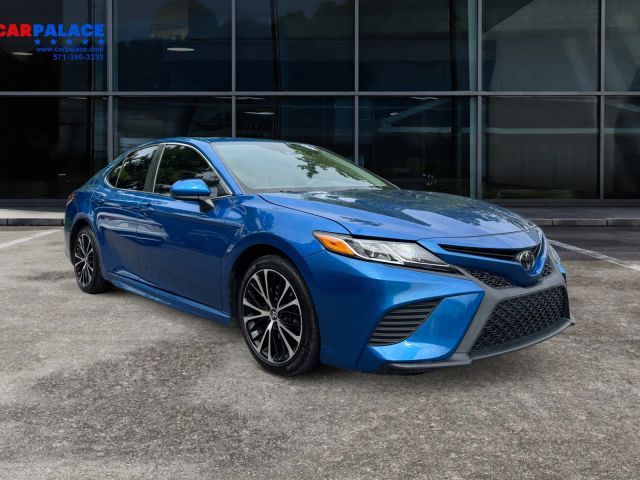 2020 Toyota Camry SE