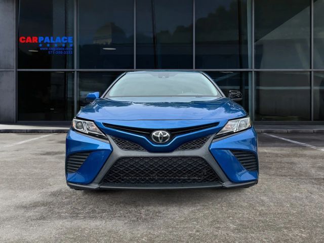 2020 Toyota Camry SE