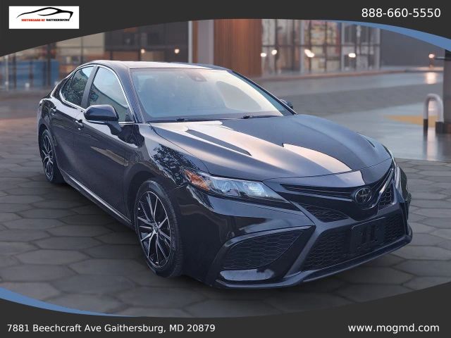 2020 Toyota Camry SE