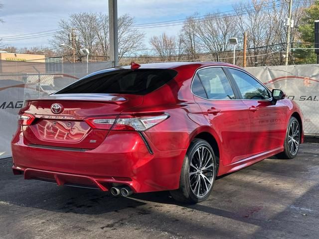 2020 Toyota Camry SE