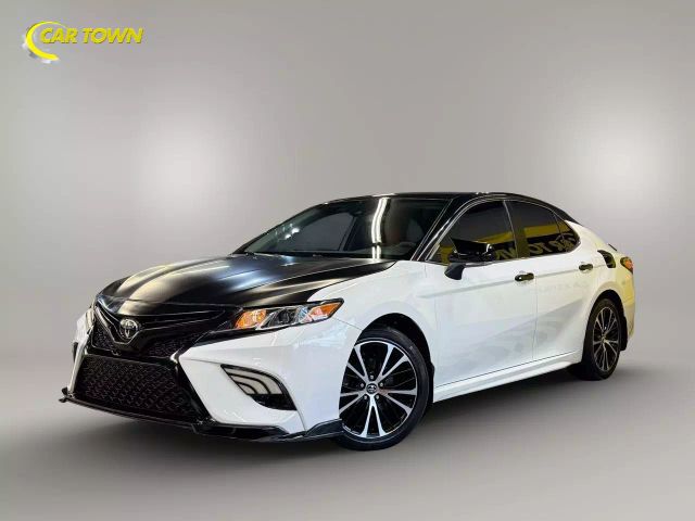 2020 Toyota Camry SE