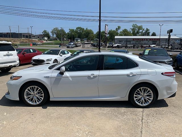 2020 Toyota Camry Hybrid XLE