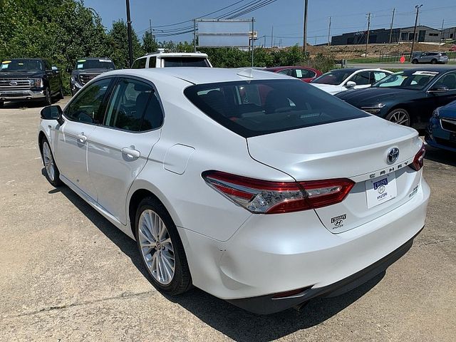 2020 Toyota Camry Hybrid XLE