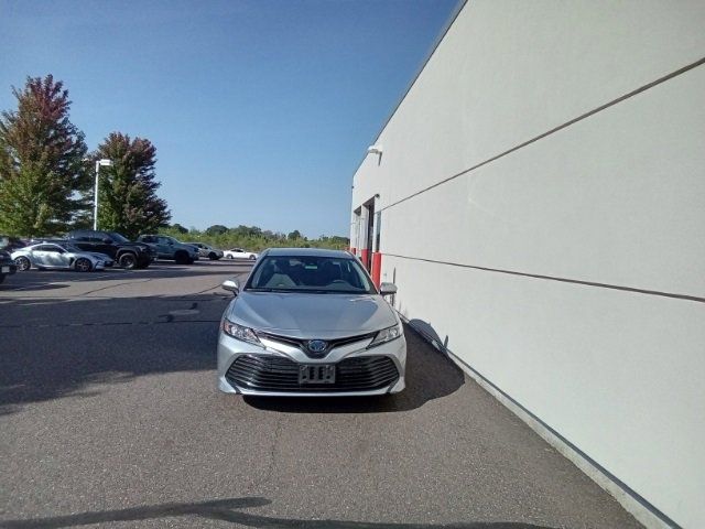 2020 Toyota Camry Hybrid LE