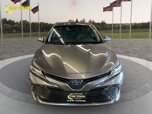 2020 Toyota Camry Hybrid LE