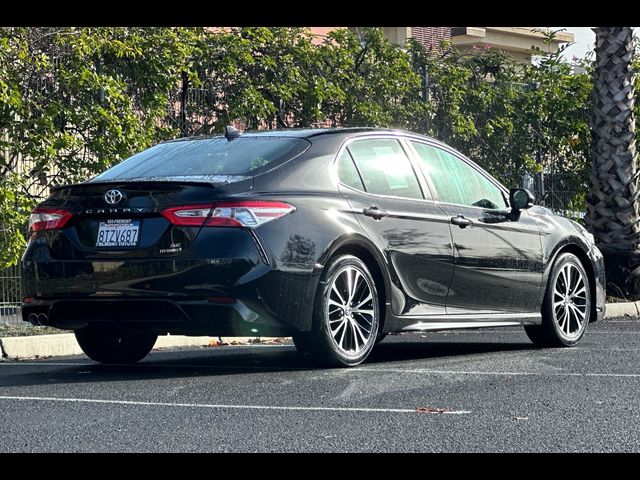 2020 Toyota Camry Hybrid SE