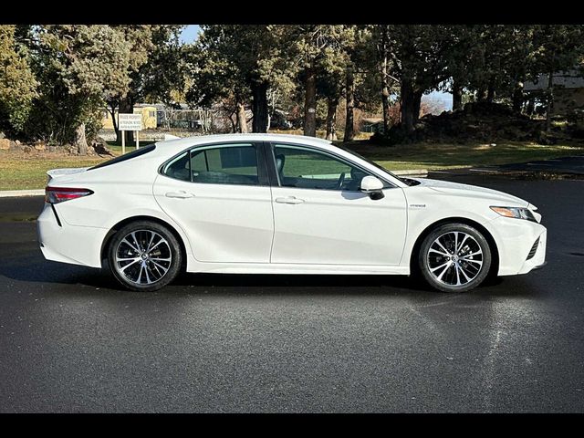 2020 Toyota Camry Hybrid SE