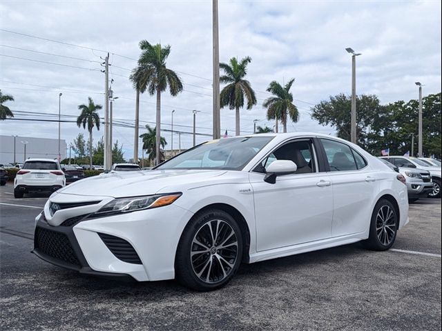 2020 Toyota Camry Hybrid SE