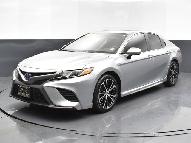 2020 Toyota Camry Hybrid SE