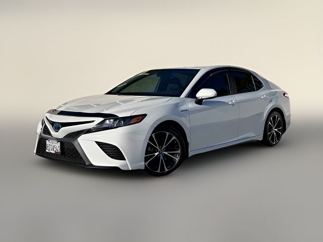 2020 Toyota Camry Hybrid SE