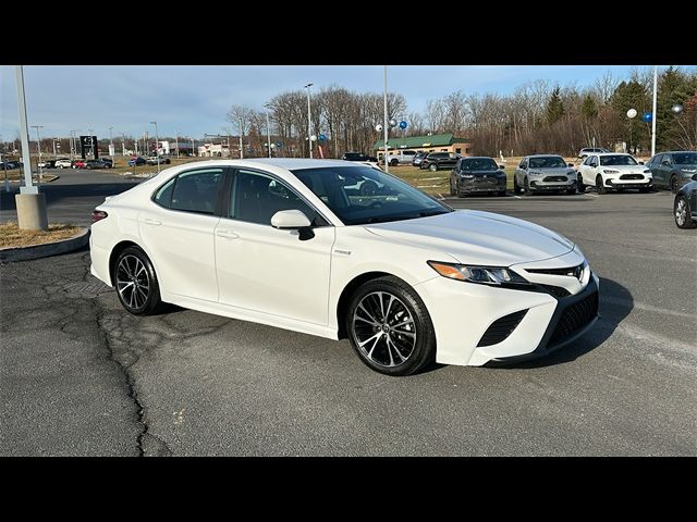 2020 Toyota Camry Hybrid SE