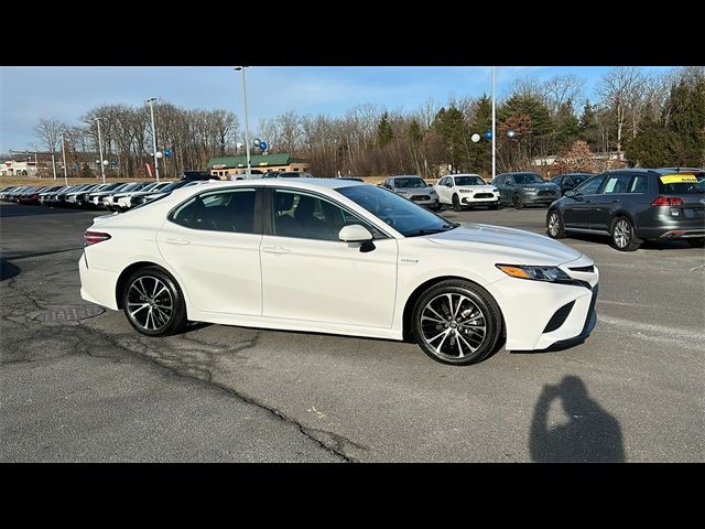 2020 Toyota Camry Hybrid SE