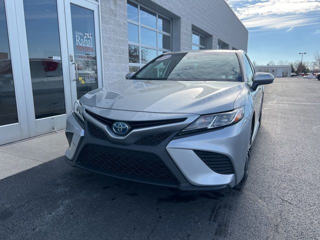 2020 Toyota Camry Hybrid SE