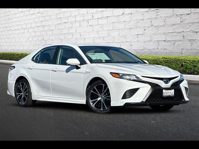 2020 Toyota Camry Hybrid SE