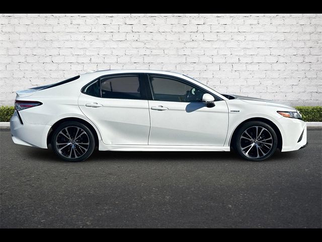 2020 Toyota Camry Hybrid SE