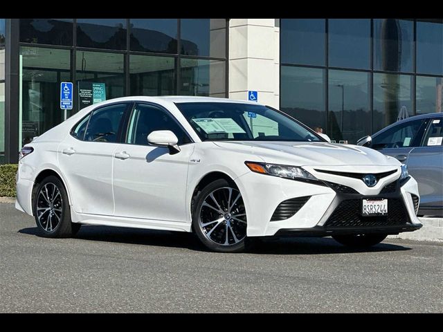 2020 Toyota Camry Hybrid SE