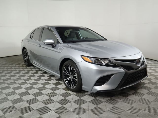 2020 Toyota Camry Hybrid SE