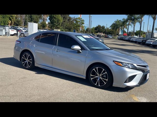 2020 Toyota Camry Hybrid SE