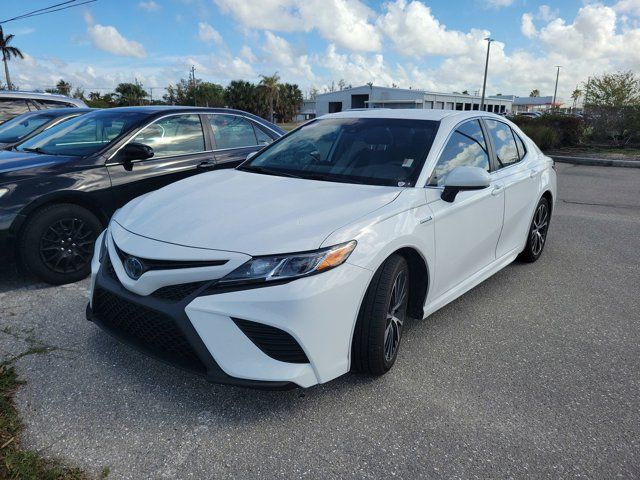 2020 Toyota Camry Hybrid SE