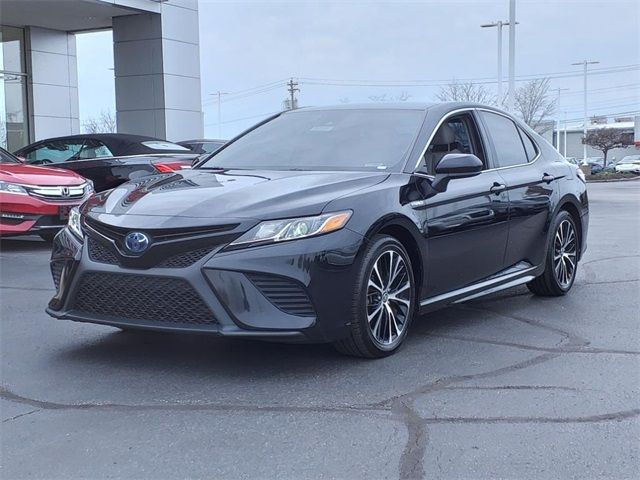 2020 Toyota Camry Hybrid SE