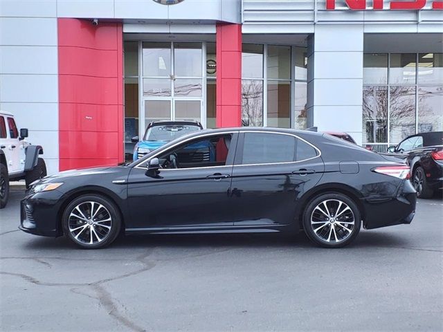 2020 Toyota Camry Hybrid SE