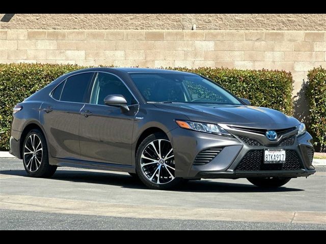 2020 Toyota Camry Hybrid SE