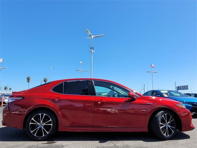 2020 Toyota Camry Hybrid SE