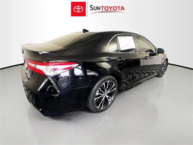 2020 Toyota Camry Hybrid SE